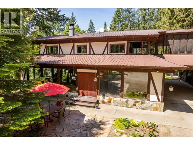 10208 TWIN BAYS Road, Twin Bays, British Columbia V0B1A1