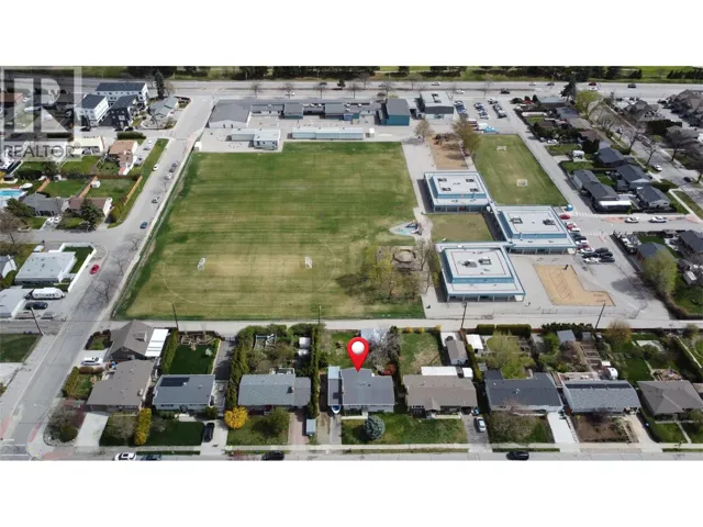 945 Kennedy Street, Kelowna, British Columbia V1Y4E9