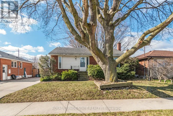 124 BROKER DRIVE, Hamilton (Huntington), Ontario L8T2B8