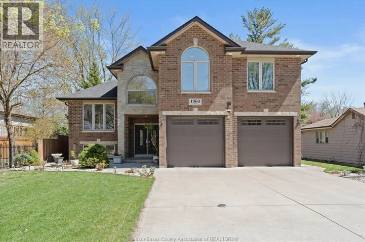 1960 RANDOLPH, Windsor, Ontario N9B2W5