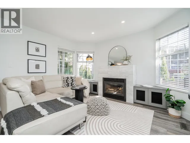 1120 HACHEY AVENUE, Coquitlam, British Columbia V3K2H4