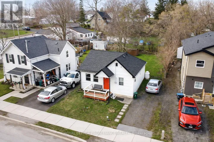 30 STRACHAN STREET, Belleville (Belleville Ward), Ontario K8P1W8