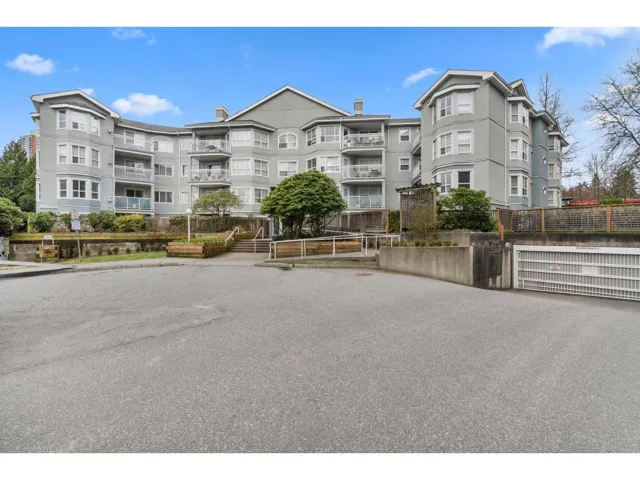 405 13955 LAUREL DRIVE, Surrey, British Columbia V3T1A8