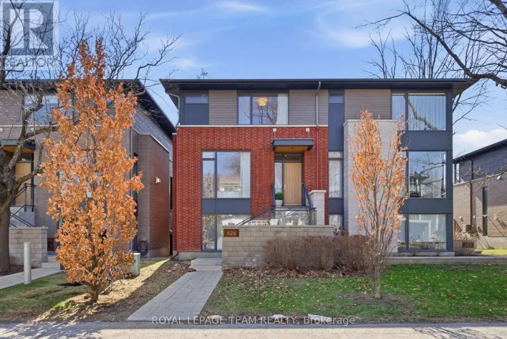 526 EDISON AVENUE, Ottawa, Ontario K2A3Y5
