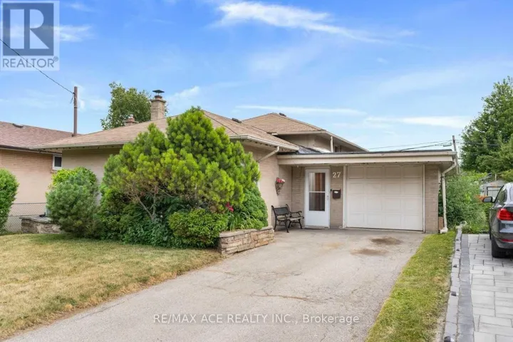 MAIN - 27 OAKRIDGE DRIVE, Toronto (Cliffcrest), Ontario M1M2A5