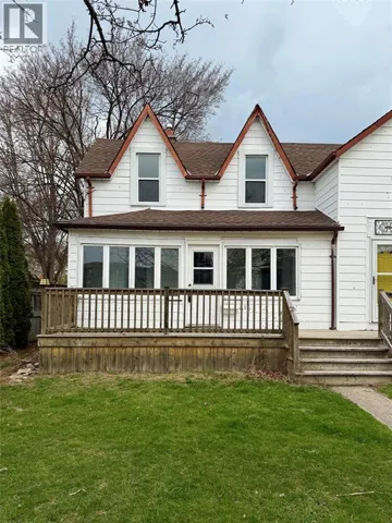 216 ESSEX STREET Unit# B, Sarnia, Ontario N7T4R9