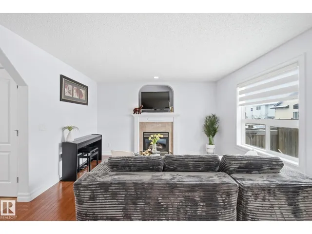 3016 24 Ave NW, Edmonton, Alberta T6T0G7