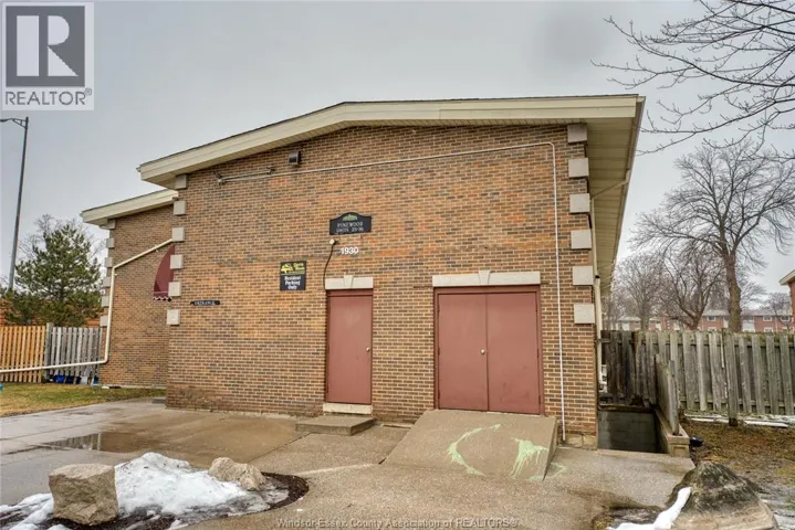 1930 COLUMBIA COURT Unit# 34, Windsor, Ontario N9E1B1