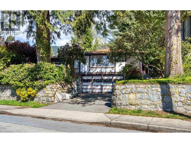 2493 HAYWOOD AVENUE, West Vancouver, British Columbia V7V1Y2