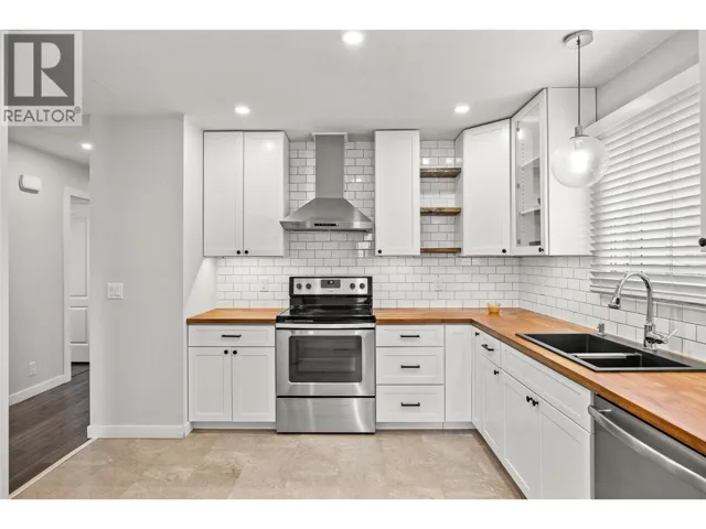 949 Grenfell Court, Kelowna, British Columbia V1Y8C5