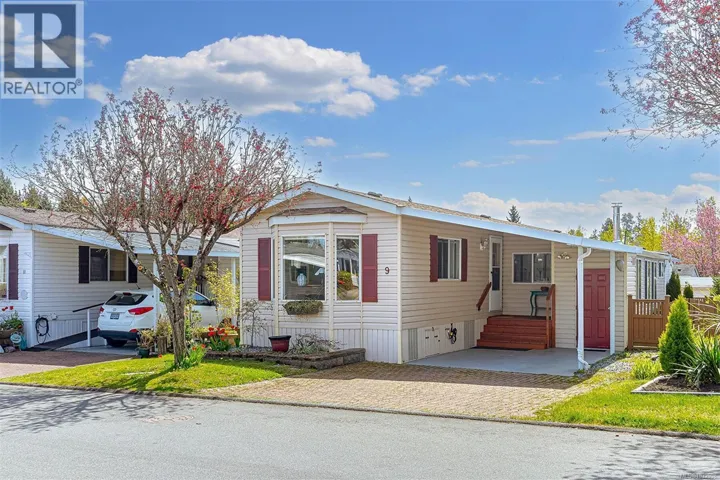 9 7583 Central Saanich Rd, Central Saanich, British Columbia V8M2B6