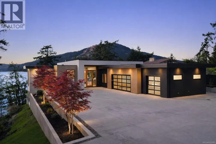 418 Lands End Rd, North Saanich, British Columbia V8L5L9
