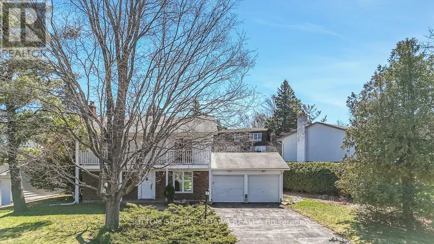 38 BEAVER RIDGE, Ottawa, Ontario K2E6C7