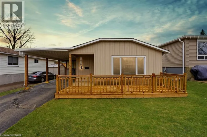 114 CHRISTOPHER Drive, Waterloo, Ontario N2J4J7