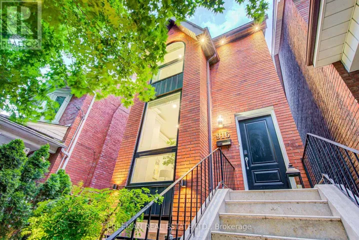 MAIN&2ND FLOOR - 916 MANNING AVENUE, Toronto (Annex), Ontario M6G2X4