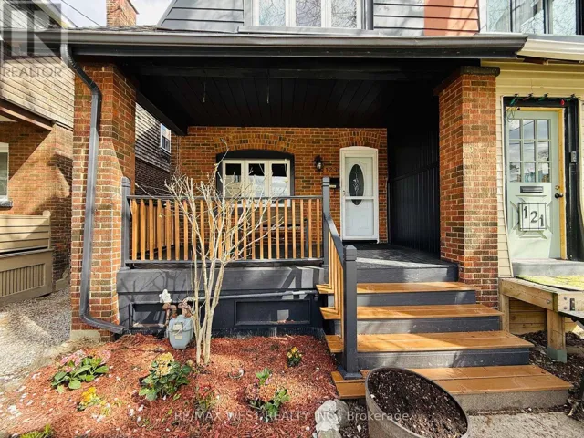 MAIN & 2ND - 123 KINGSTON ROAD, Toronto (The Beaches), Ontario M4L1T2