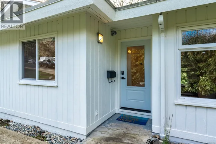 4285 Caen Rd, Saanich, British Columbia V8X3S5