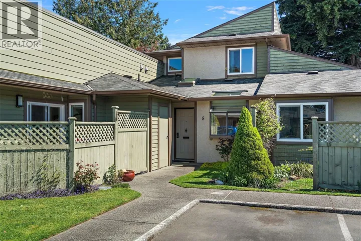 5 10008 Third St, Sidney, British Columbia V8L3B3