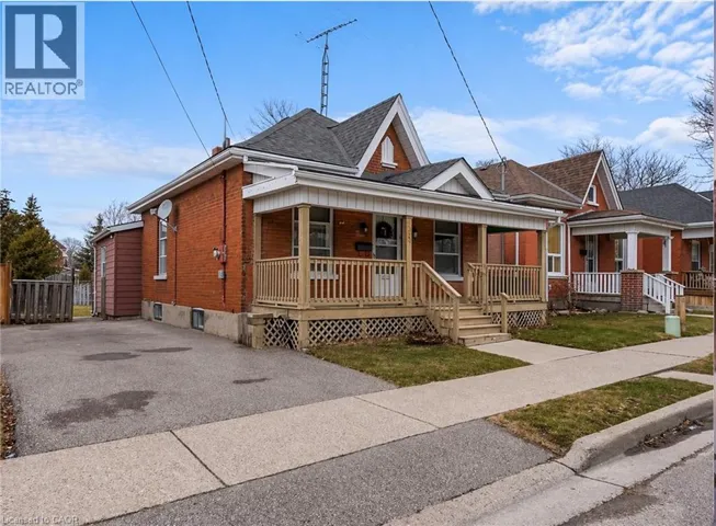 49 MINTERN Avenue, Brantford, Ontario N3S1K9