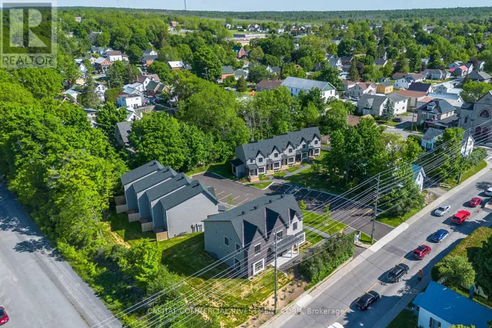 36 MAIN STREET E, Mississippi Mills, Ontario K0A1A0