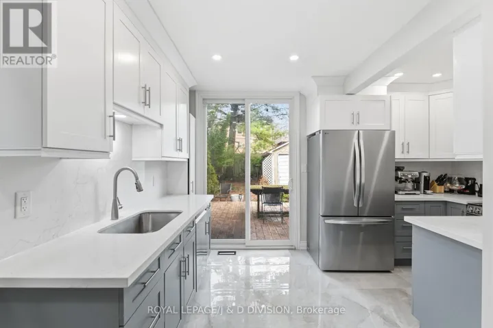 UPPER - 118 BOGERT AVENUE, Toronto (Lansing-Westgate), Ontario M2N1K8