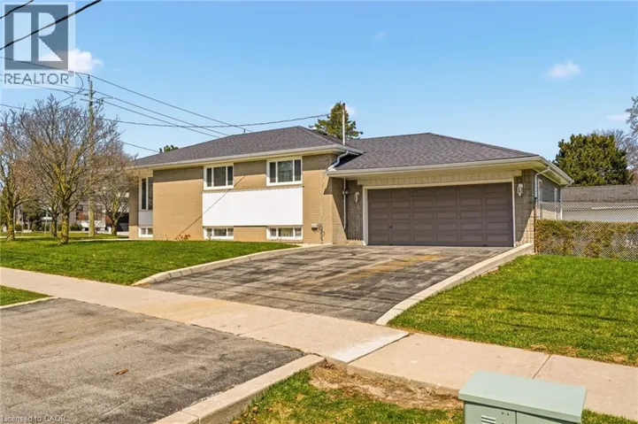 491 WARMINSTER Drive, Oakville, Ontario L6L4N4