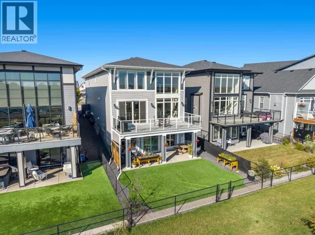 51 Creekstone Way SW, Calgary, Alberta T2X4R4