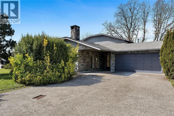 4188 Kincaid St, Saanich, British Columbia V8X4N8