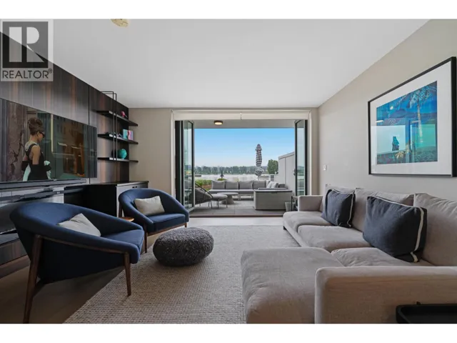 TH210 210 SALTER STREET, New Westminster, British Columbia V3M0J9