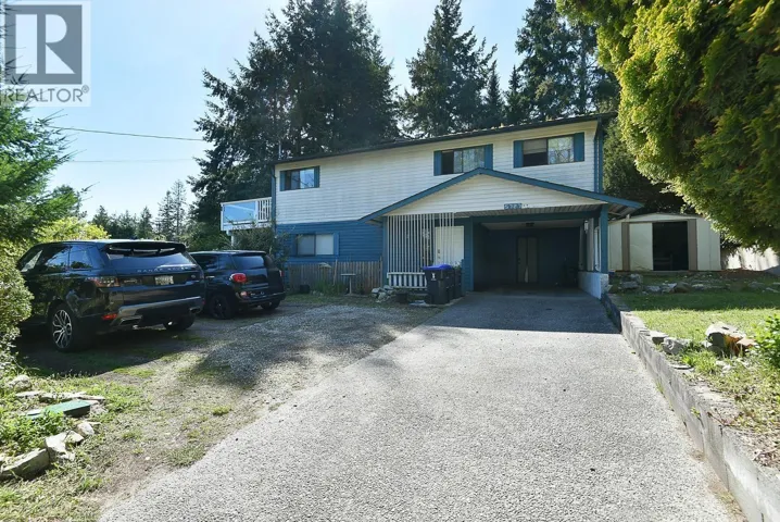 5727 TRAIL AVENUE, Sechelt, British Columbia V7Z0H8