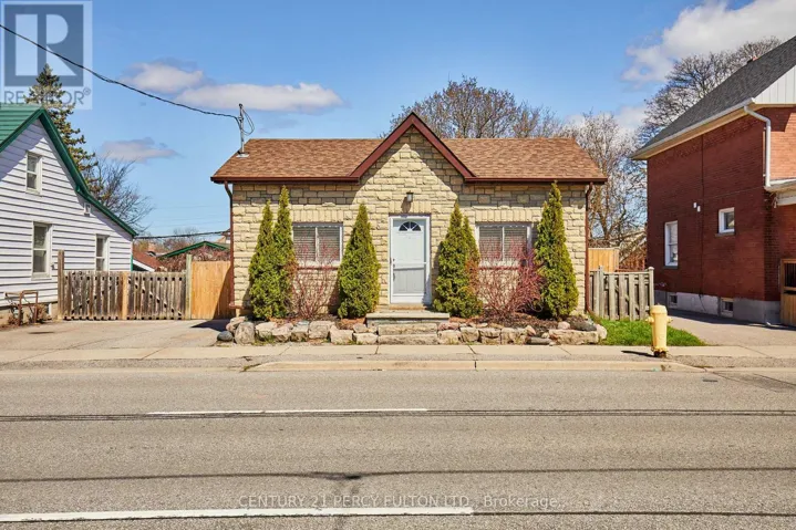 297 CELINA STREET, Oshawa (Central), Ontario L1H4N9