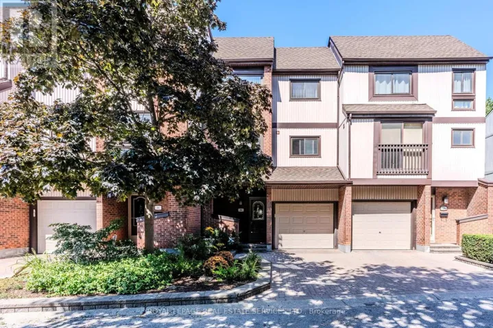 15 - 1020 WALDEN CIRCLE, Mississauga (Clarkson), Ontario L5J4J9