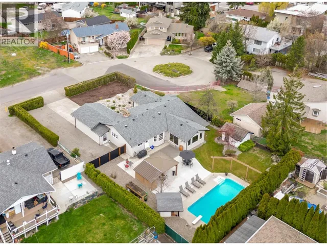 664 Berk Court, Kelowna, British Columbia V1W1T9