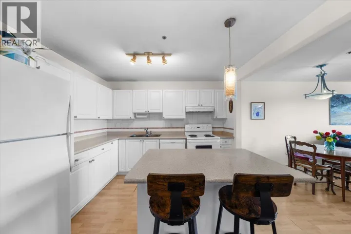 819 1310 CARIBOO STREET, New Westminster, British Columbia V3M1X2
