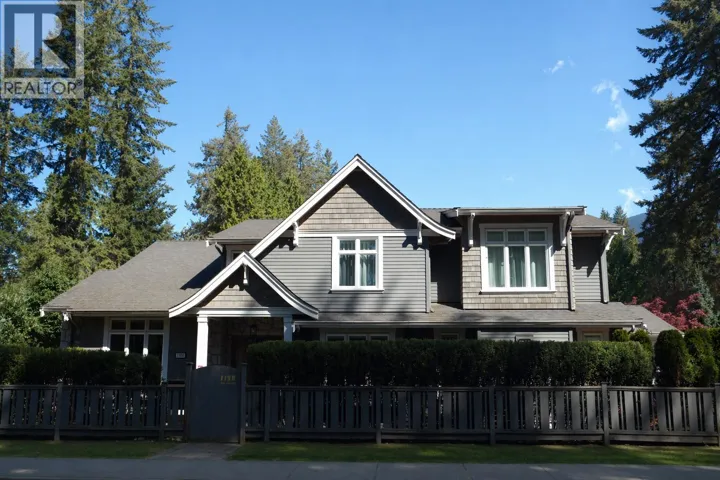 1198 EDGEWOOD ROAD, North Vancouver, British Columbia V7R1Y9