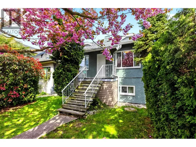 2975 W 8TH AVENUE, Vancouver, British Columbia V6K2C2
