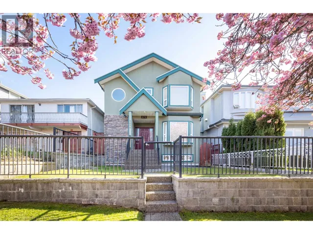 3076 E 27TH AVENUE, Vancouver, British Columbia V5R1P2