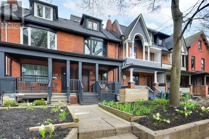 227 HOWLAND AVENUE, Toronto (Annex), Ontario M5R3B7