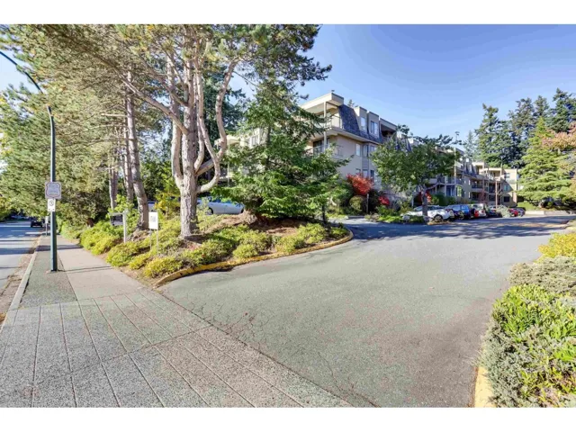 214 1760 SOUTHMERE CRESCENT CRESCENT, Surrey, British Columbia V4A6E5