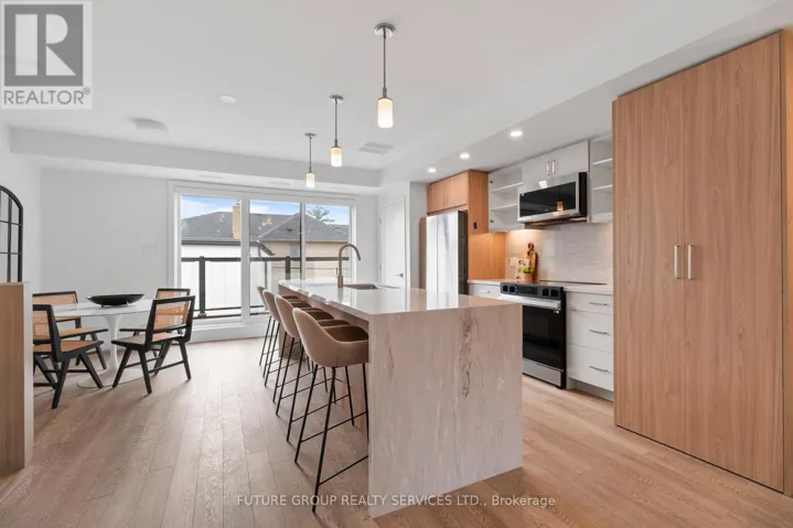 UNIT 4 - 34 POPLAR AVENUE, Toronto (Islington-City Centre West), Ontario M9B3R4