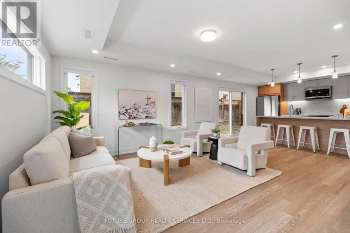 UNIT 5 - 34 POPLAR AVENUE, Toronto (Islington-City Centre West), Ontario M9B3R4