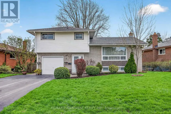 210 COLUMBIA DRIVE, Hamilton (Buchanan), Ontario L9C3Y6