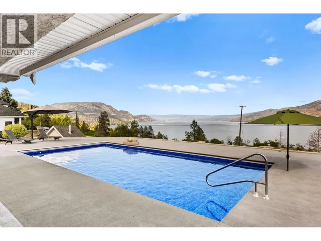 6130 Lipsett Avenue, Peachland, British Columbia V0H1X7