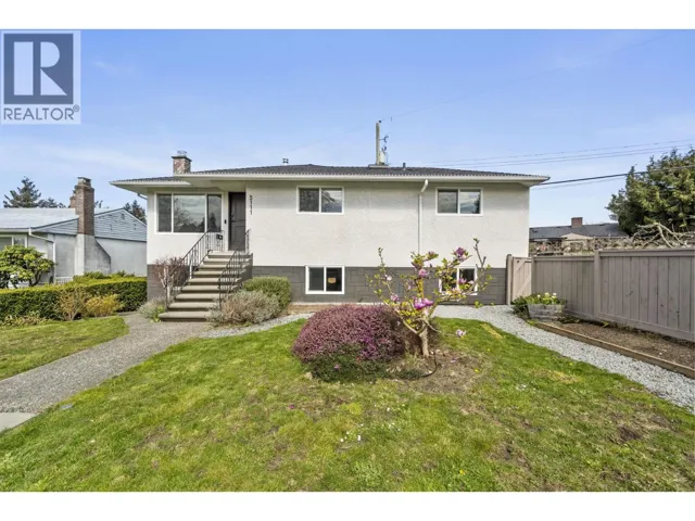5111 LAUREL STREET, Burnaby, British Columbia V5G1M8