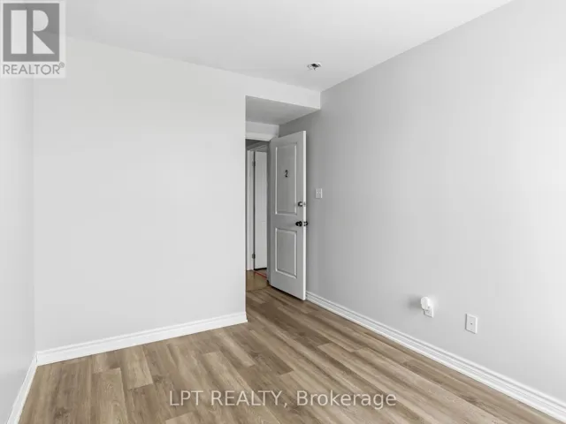 4 - 244 PENETANGUISHENE ROAD, Barrie (Georgian Drive), Ontario L4M7C2