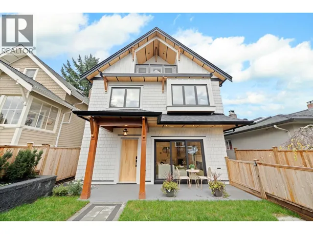 1 2247 PARKER STREET, Vancouver, British Columbia V5L2L8