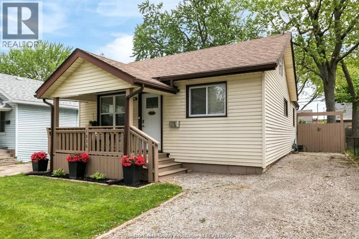 1836 GEORGE, Windsor, Ontario N8W4L8