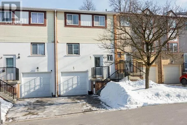 51 - 70 MOREGATE CRESCENT, Brampton (Central Park), Ontario L6S3K9