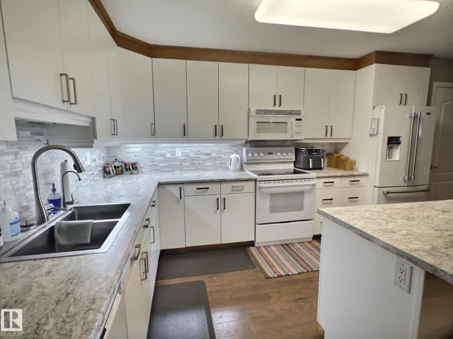 #108 8922 156 ST NW, Edmonton, Alberta T5R5Z3