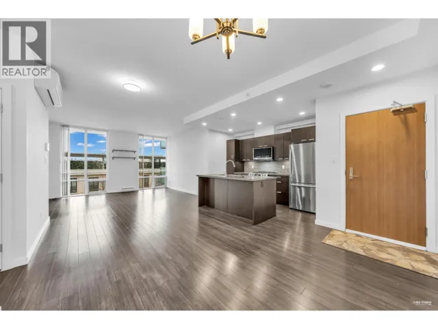 304 2200 DOUGLAS ROAD, Burnaby, British Columbia V5C0G8